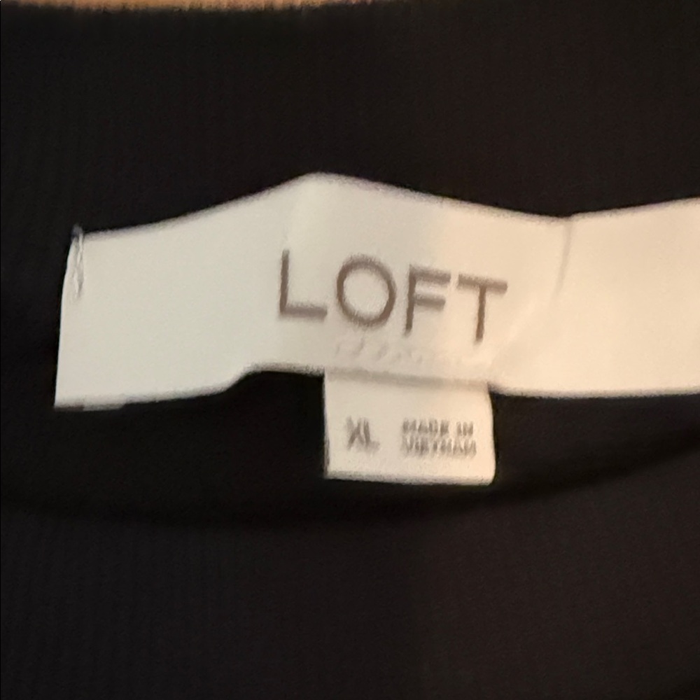 Never worn—LOFT Black Textured Dot Short-Sleeve Shift Dress - Picture 2 of 2